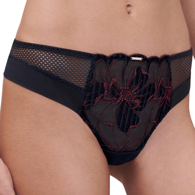 Tanga in pizzo Fleurs Signature di Chantelle Lingerie blue maritine lurex